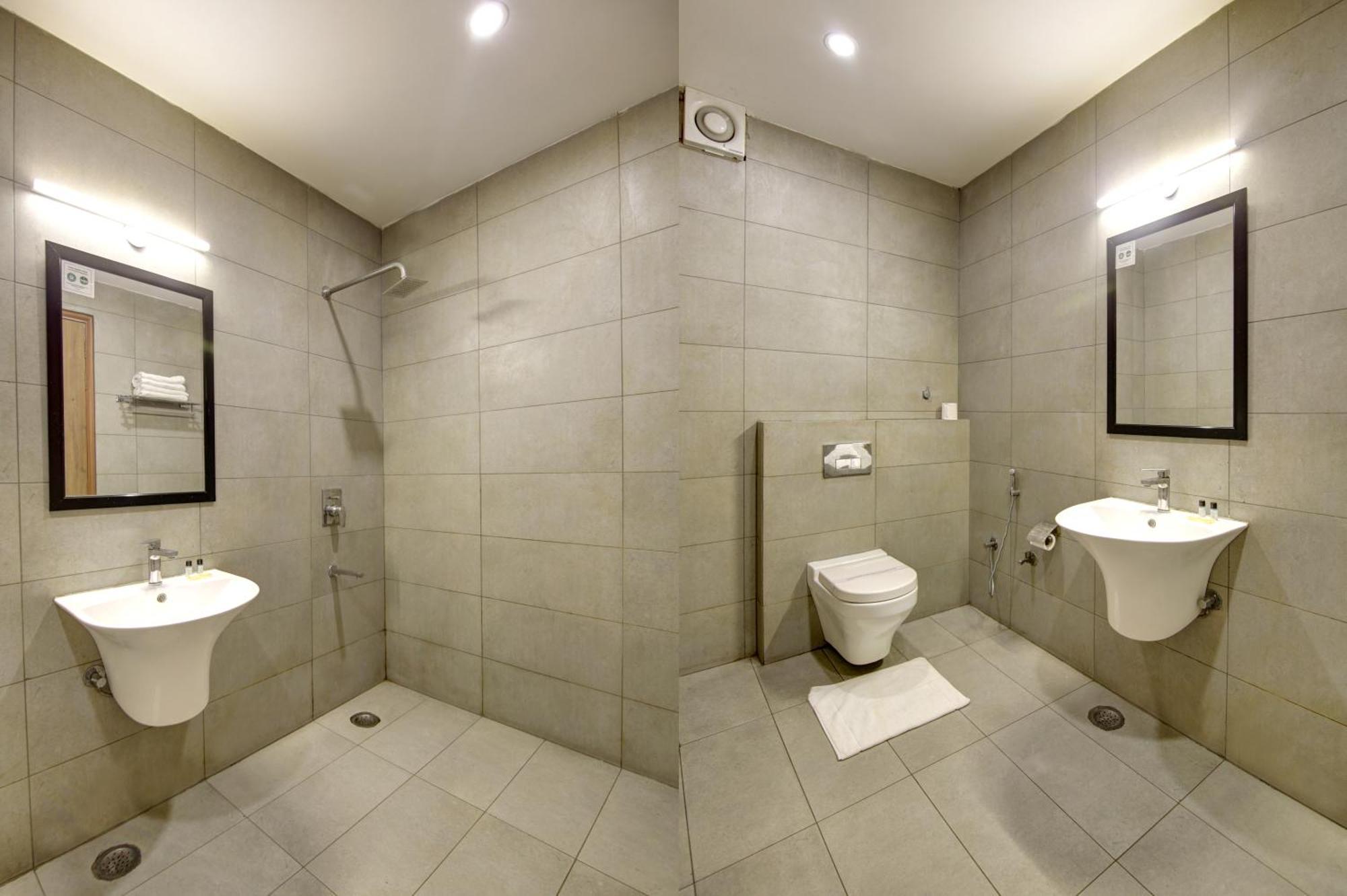 Hotel Town Grand Patel Nagar นิวเดลี ภายนอก รูปภาพ