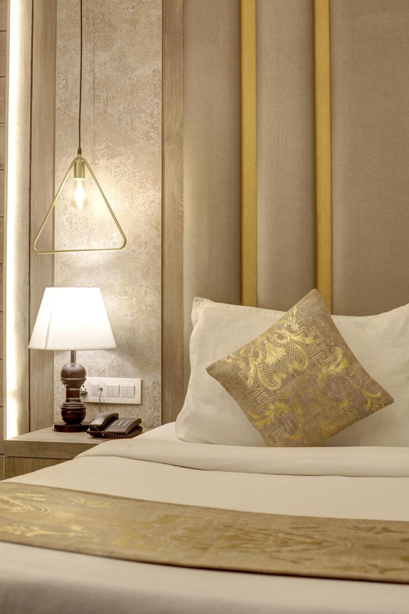 Hotel Town Grand Patel Nagar นิวเดลี ภายนอก รูปภาพ