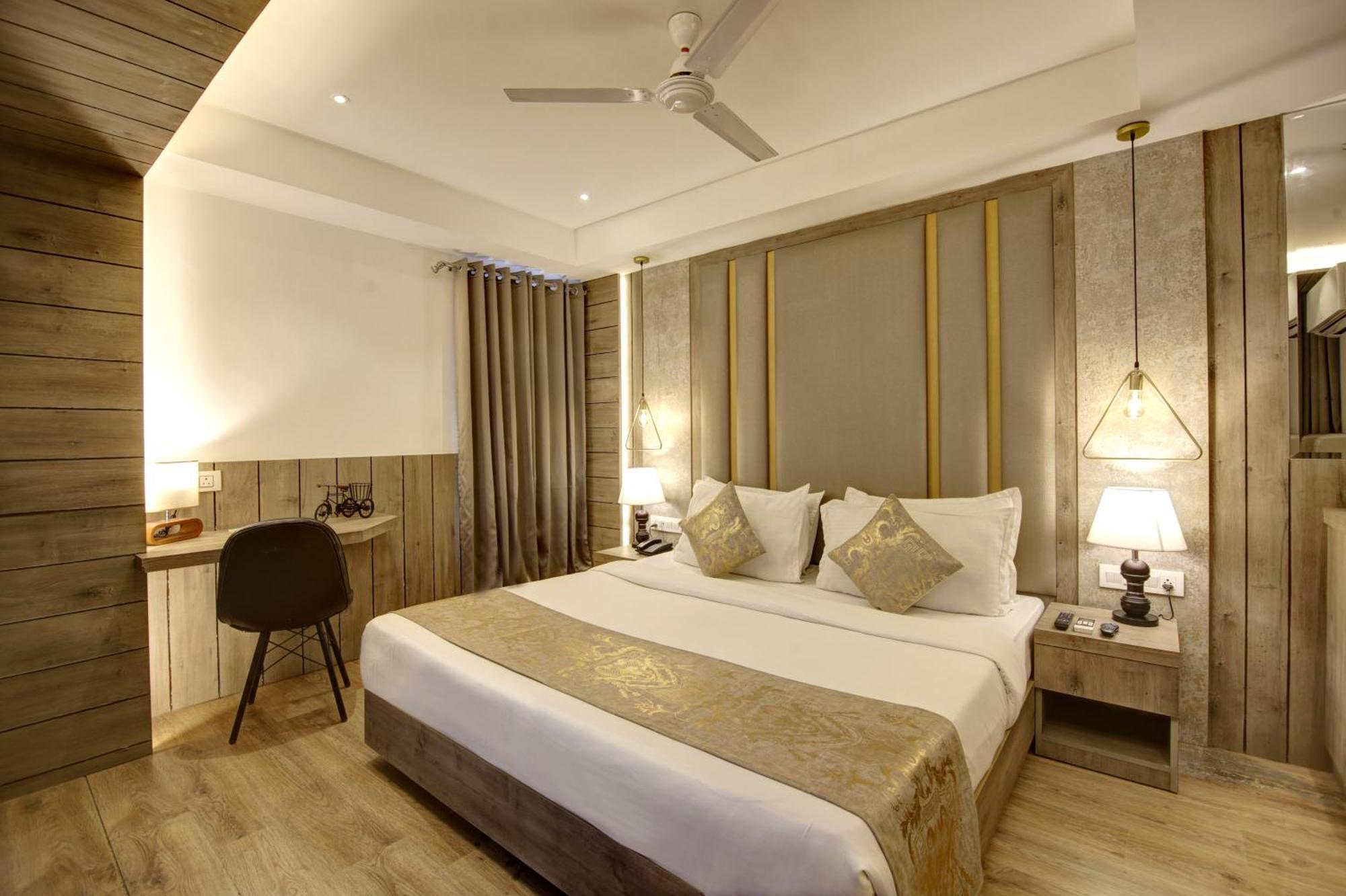 Hotel Town Grand Patel Nagar นิวเดลี ภายนอก รูปภาพ