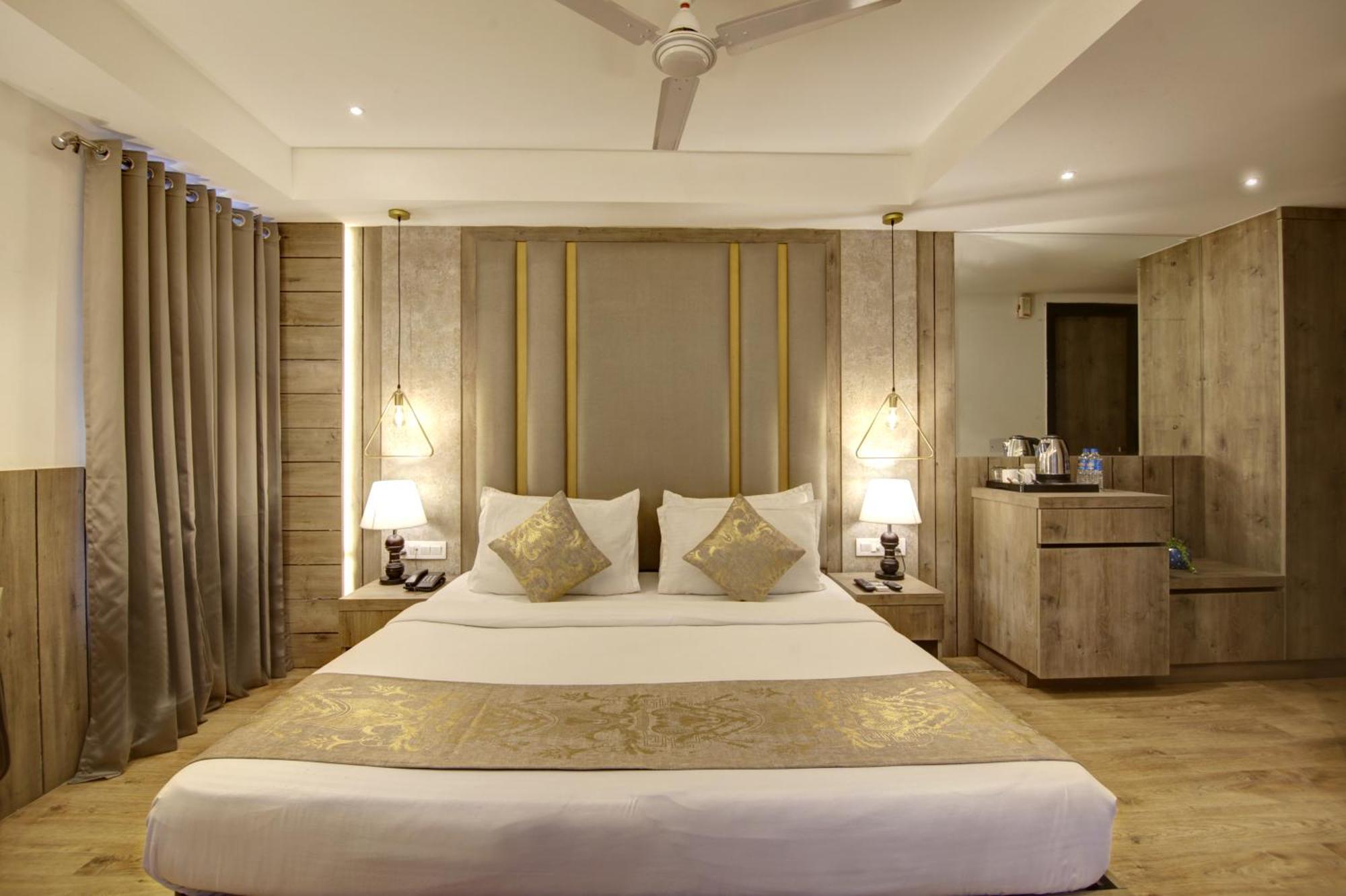 Hotel Town Grand Patel Nagar นิวเดลี ภายนอก รูปภาพ