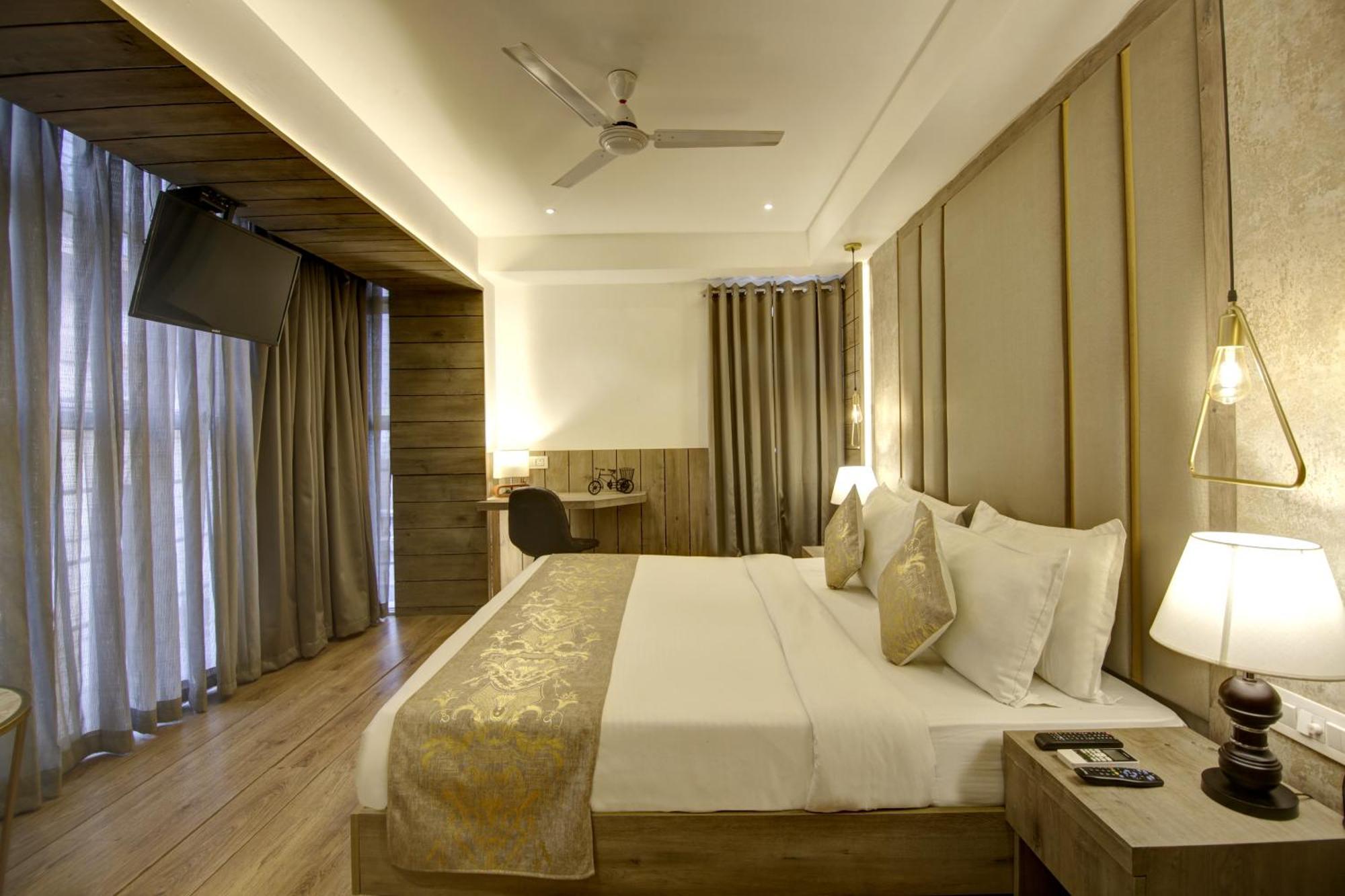 Hotel Town Grand Patel Nagar นิวเดลี ภายนอก รูปภาพ