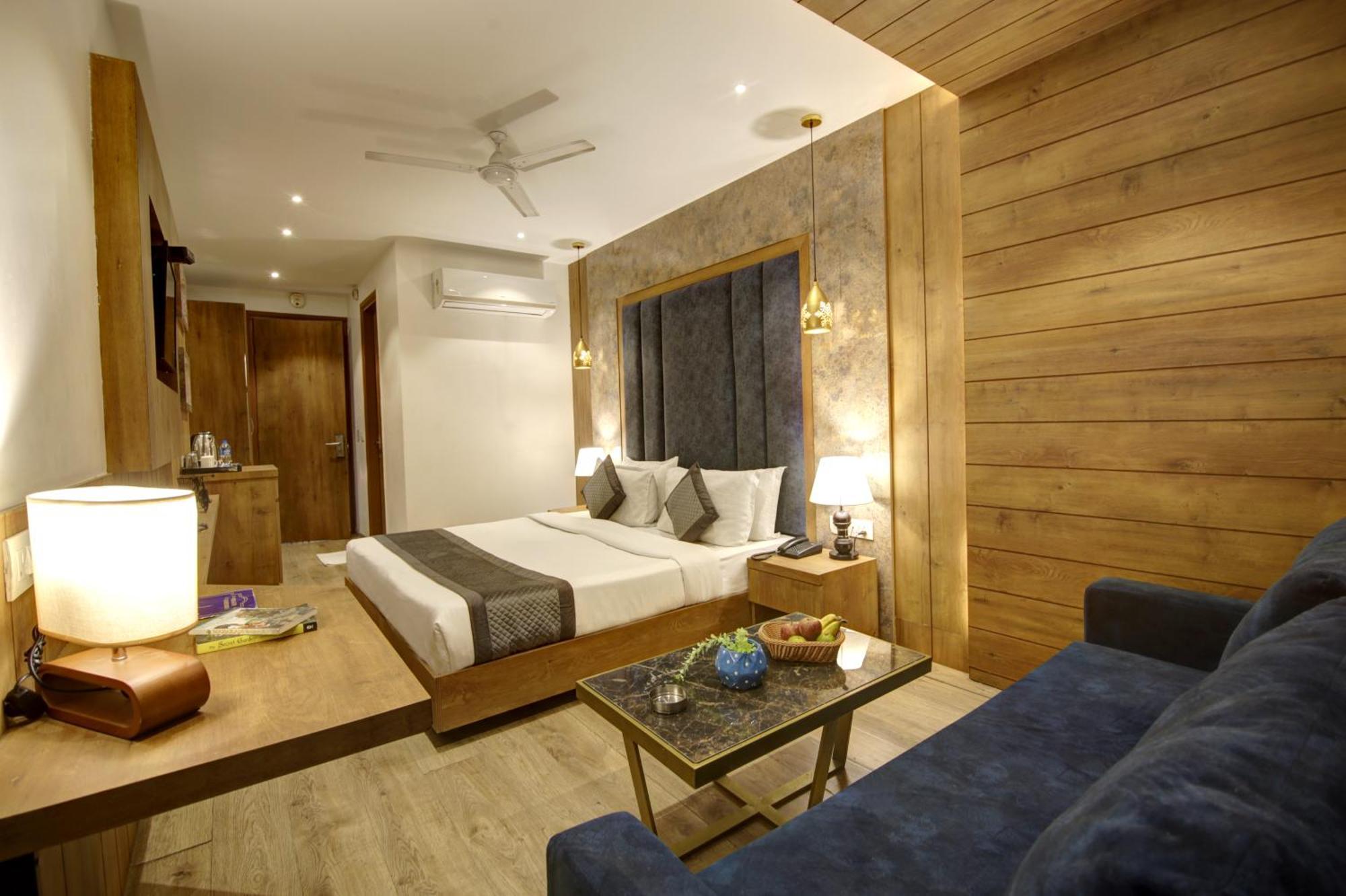 Hotel Town Grand Patel Nagar นิวเดลี ภายนอก รูปภาพ