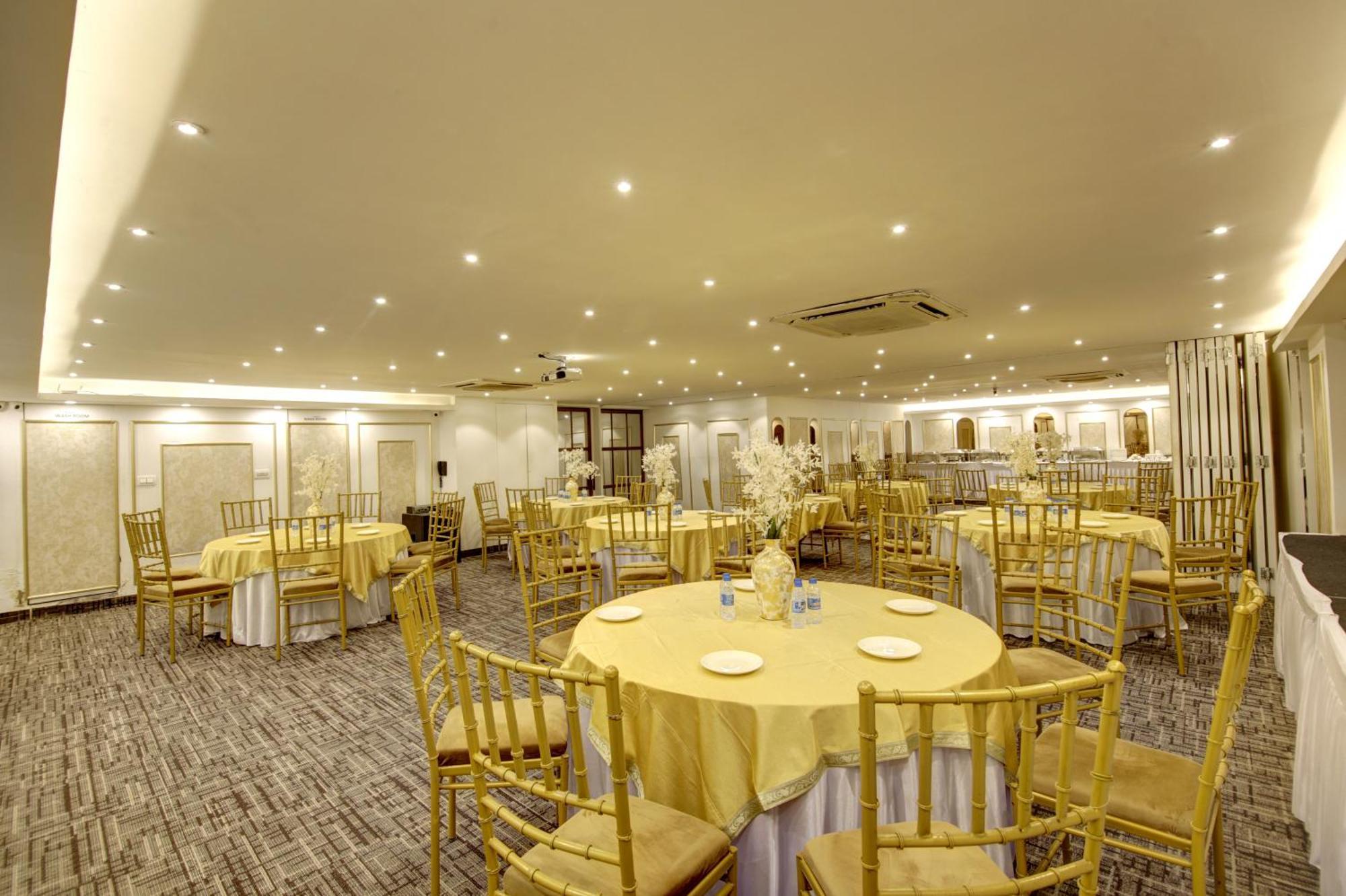 Hotel Town Grand Patel Nagar นิวเดลี ภายนอก รูปภาพ
