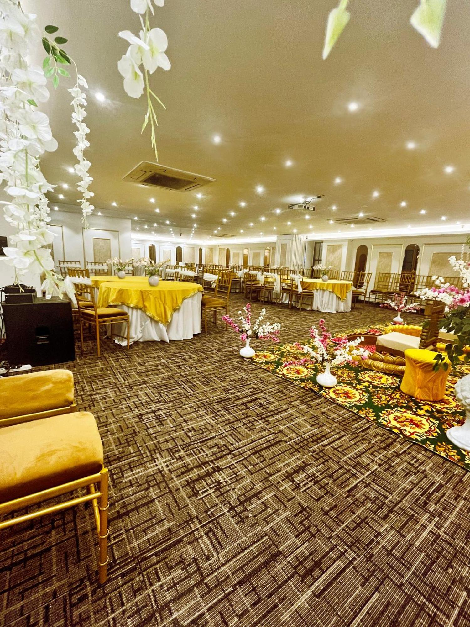 Hotel Town Grand Patel Nagar นิวเดลี ภายนอก รูปภาพ